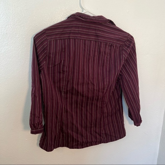 Old Navy Perfect Fit Stretch Button Down Shirt - Picture 7 of 11